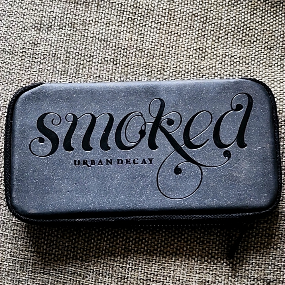 Urban Decay smoke palette